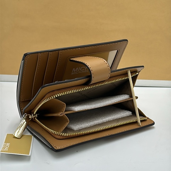 Michael Kors Medium Bifold Signature Logo Wallet Deer Multi Color - Picture 12 of 13